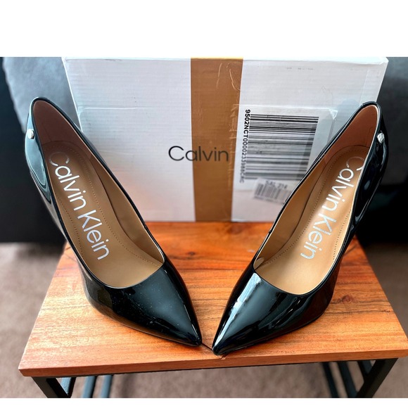 Calvin Klein Black Patent Leather Pointed Toe Pumps Heels Size 8.5 M - Picture 1 of 13